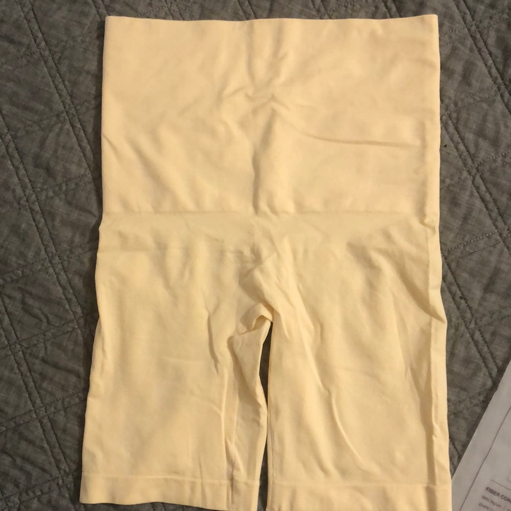 Shapermint Empetua high waisted shaper short